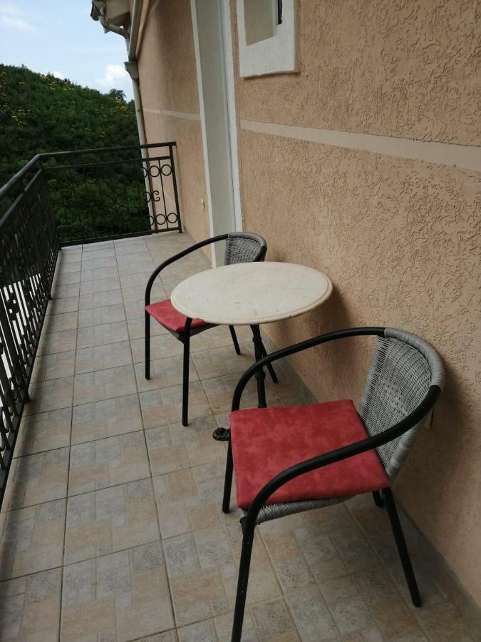 Apartments Mitrovic Podlicak スヴェティ・ステファン エクステリア 写真